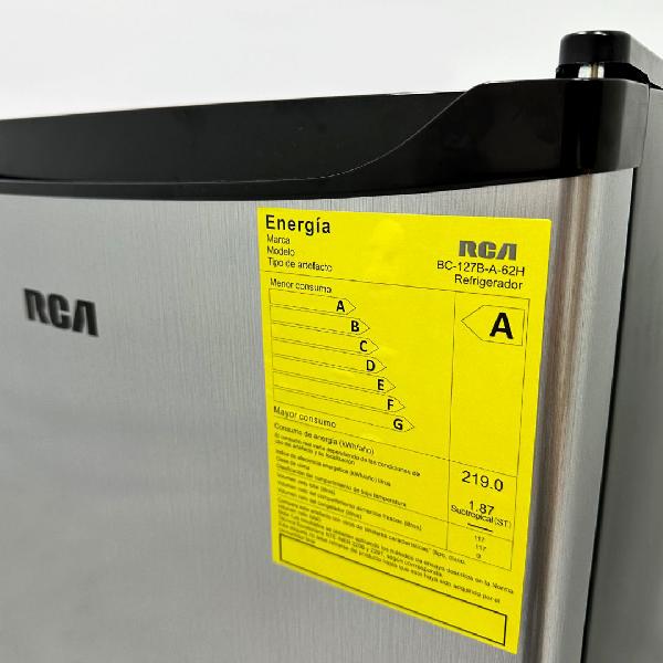 Minibar RCA 127B-A-62H 127 litros Una puerta patas ajustables puerta reversible color negro/croma