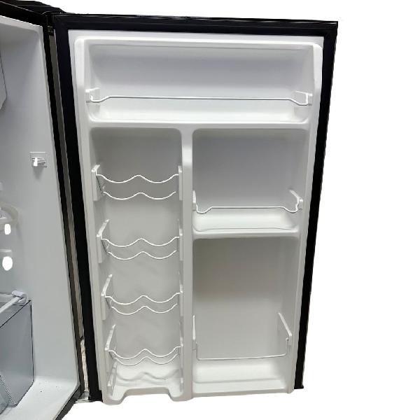 Minibar RCA 127B-A-62H 127 litros Una puerta patas ajustables puerta reversible color negro/croma